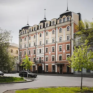 podol-plaza.hotels-of-kiev.com/